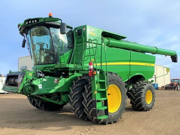 Main image John Deere S680
