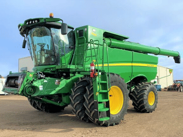 Main image John Deere S680