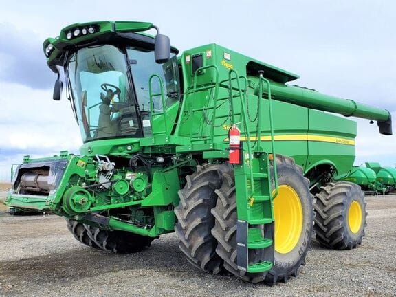 Main image John Deere S680