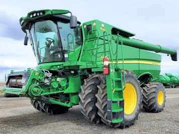 Main image John Deere S680