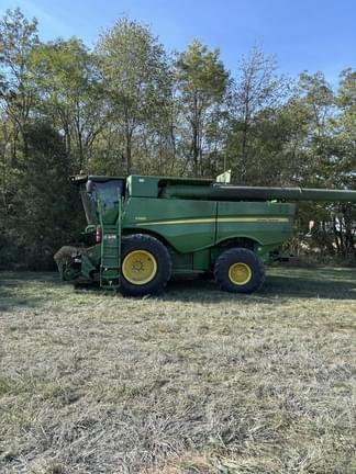 Image of John Deere S680 equipment image 4