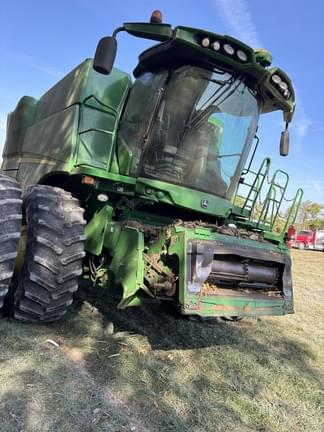 Main image John Deere S680