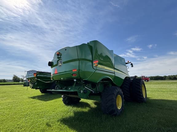 Image of John Deere S680 equipment image 4