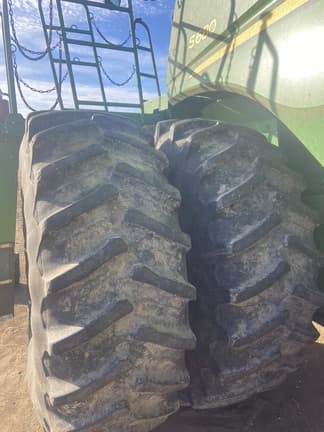 Image of John Deere S680 equipment image 3