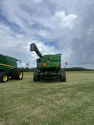 Image of John Deere S680 equipment image 3