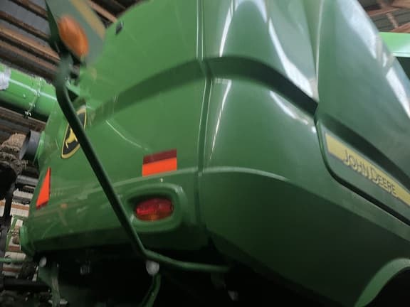Image of John Deere S680 equipment image 4