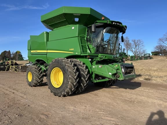 Image of John Deere S680 Primary image