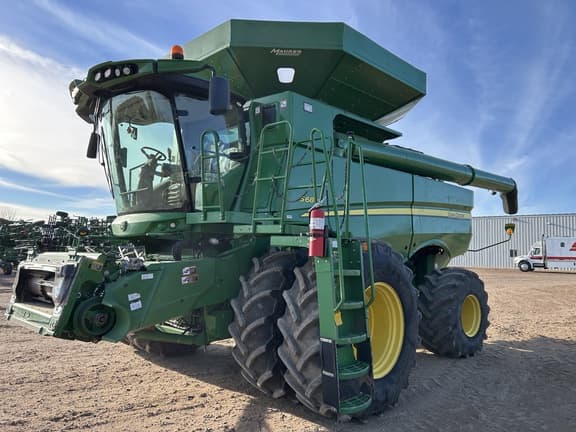 Image of John Deere S680 equipment image 2
