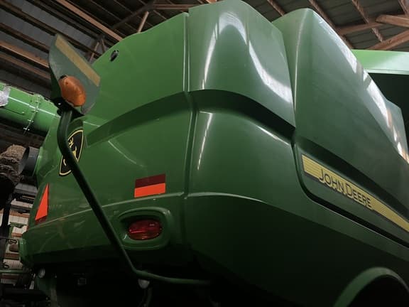 Image of John Deere S680 equipment image 3