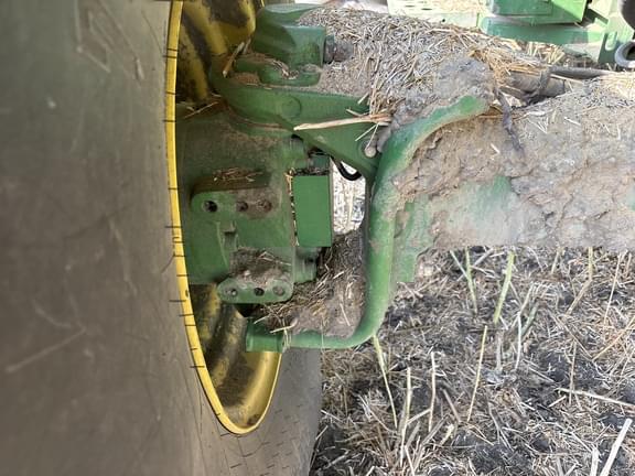 Image of John Deere S680 equipment image 4