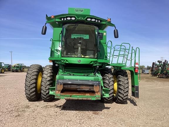 Image of John Deere S680 equipment image 1