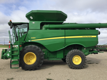 Main image John Deere S680