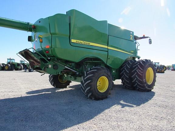 Image of John Deere S680 equipment image 4