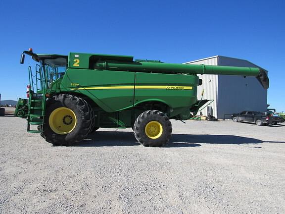 Image of John Deere S680 equipment image 1