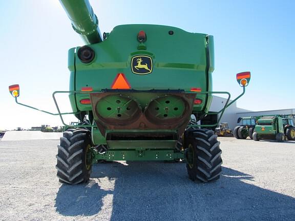 Image of John Deere S680 equipment image 3