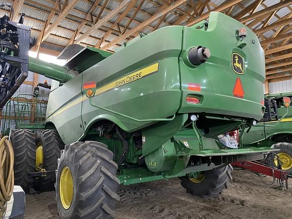 Image of John Deere S680 Primary image