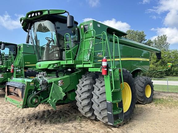 Image of John Deere S680 Primary image