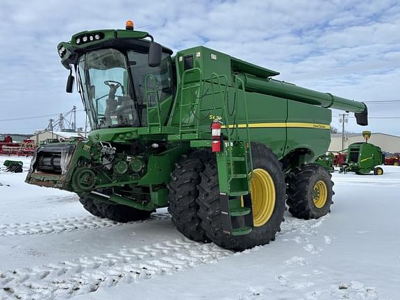 Image of John Deere S680 equipment image 1