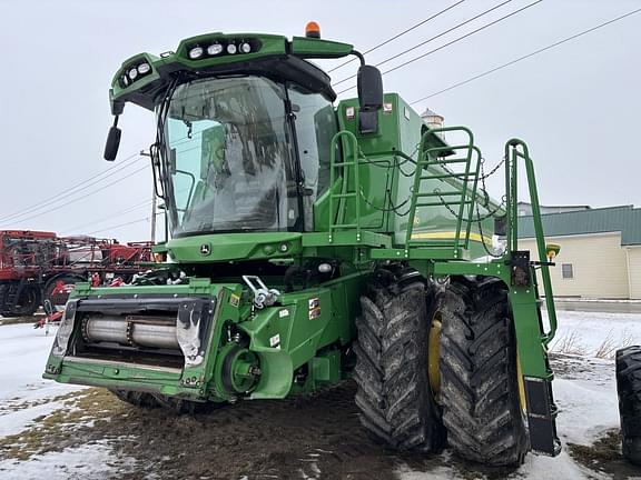 Image of John Deere S680 equipment image 1