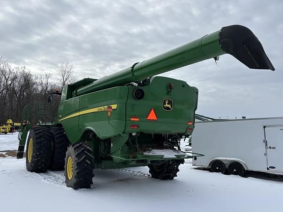 Image of John Deere S680 equipment image 2