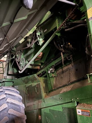 Image of John Deere S680 equipment image 3