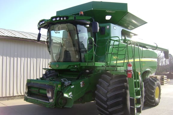 Main image John Deere S680