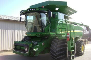 Main image John Deere S680