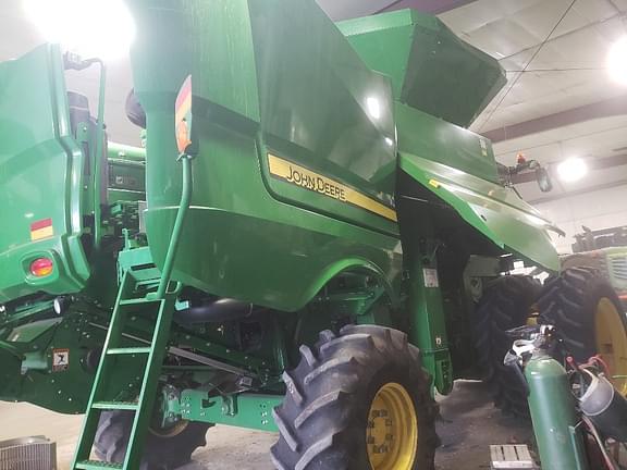 Image of John Deere S680 equipment image 4