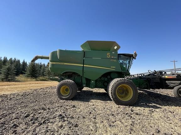 Image of John Deere S680 equipment image 4