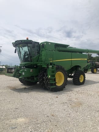 Main image John Deere S680