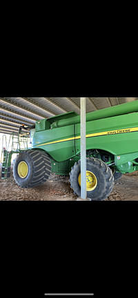 Image of John Deere S680 Primary image