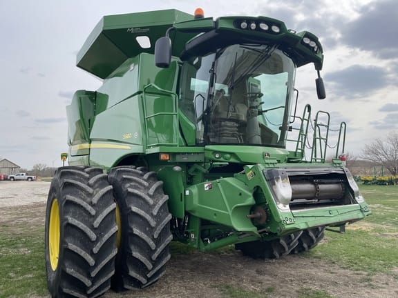 Main image John Deere S680