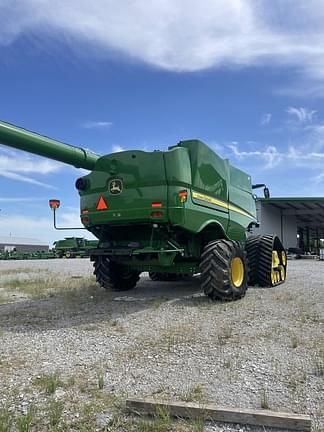 Image of John Deere S680 equipment image 2