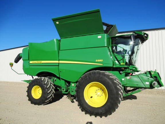 Main image John Deere S680