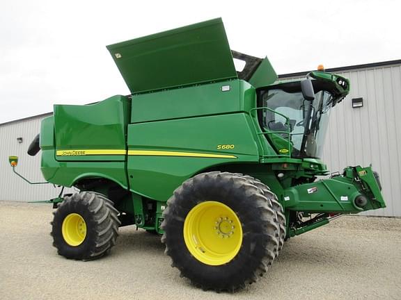 Image of John Deere S680 Primary image