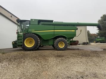 Main image John Deere S680