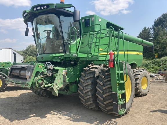 Main image John Deere S680