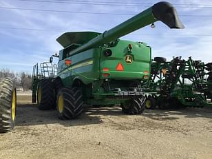 Main image John Deere S680 10