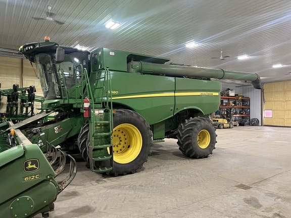 Main image John Deere S680