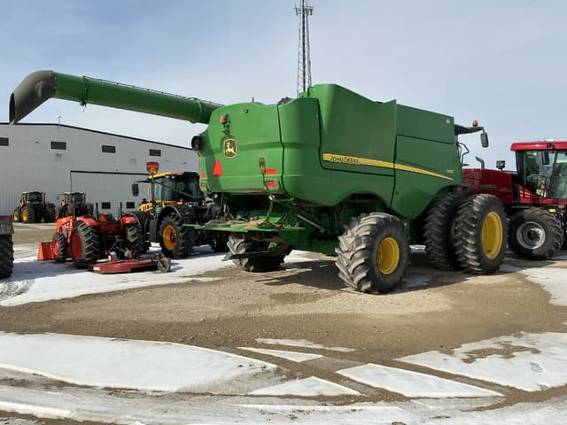 Image of John Deere S680 equipment image 2