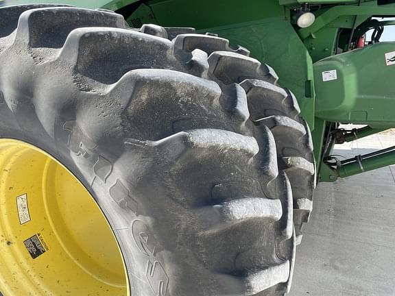 Image of John Deere S680 equipment image 1