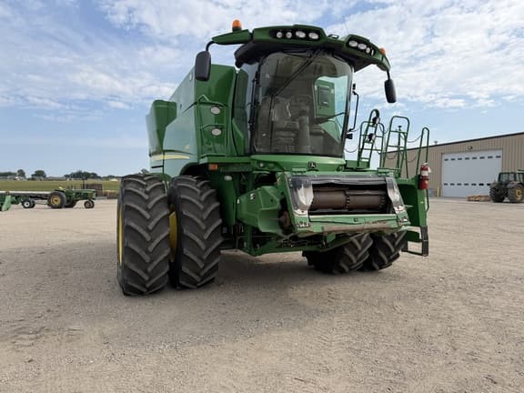 Image of John Deere S680 equipment image 3