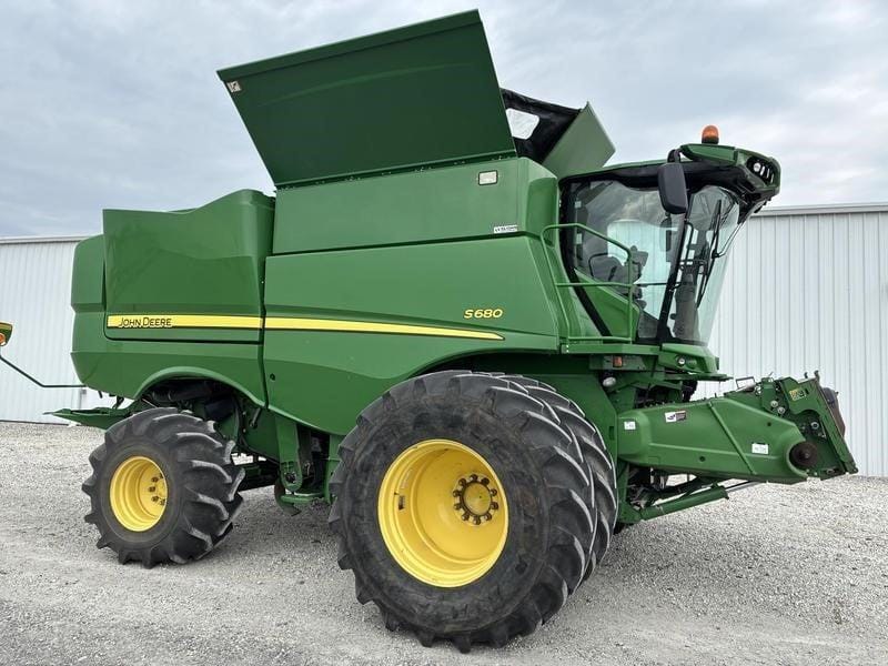 Main image John Deere S680