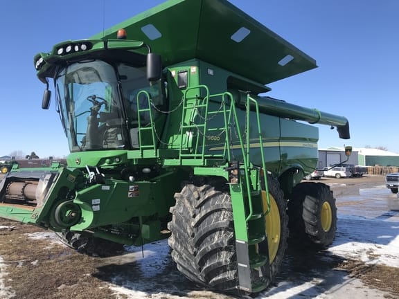Main image John Deere S680