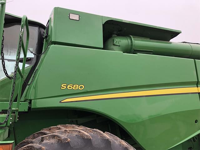 Image of John Deere S680 equipment image 1