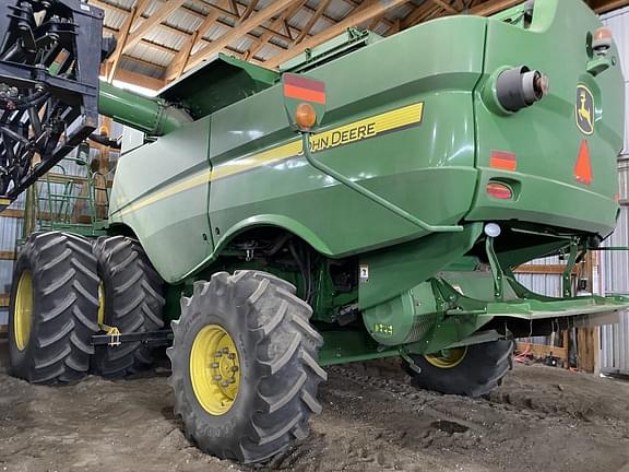 Image of John Deere S680 Primary image