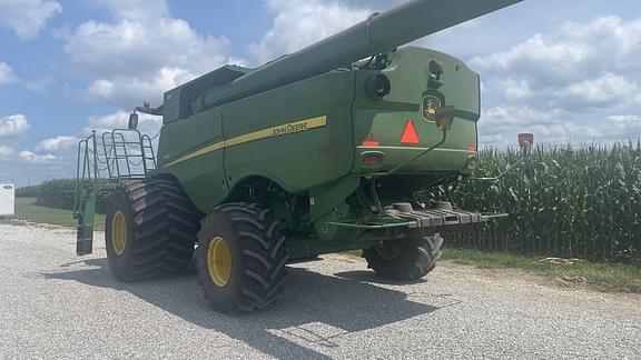 Image of John Deere S680 equipment image 2