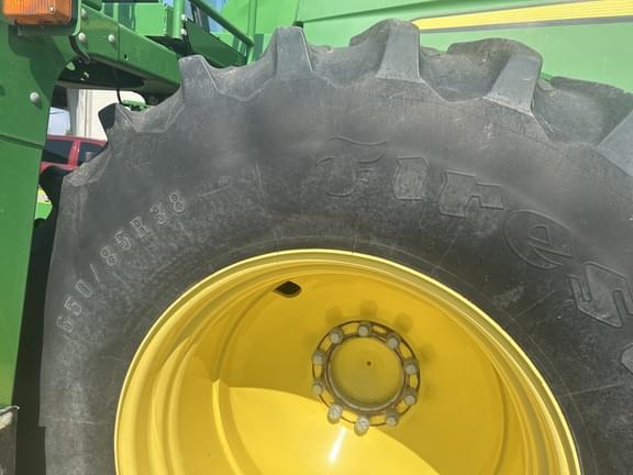 Image of John Deere S680 equipment image 2
