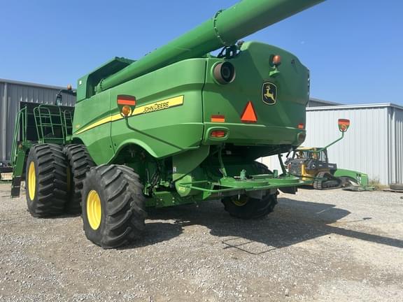 Image of John Deere S680 equipment image 4