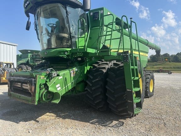 2014 John Deere S680 Equipment Image0
